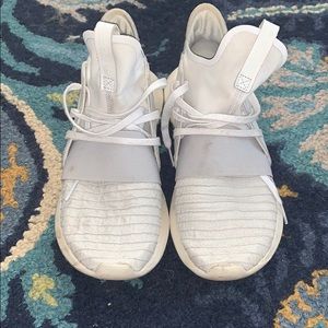 Adidas Tubular sneaker
